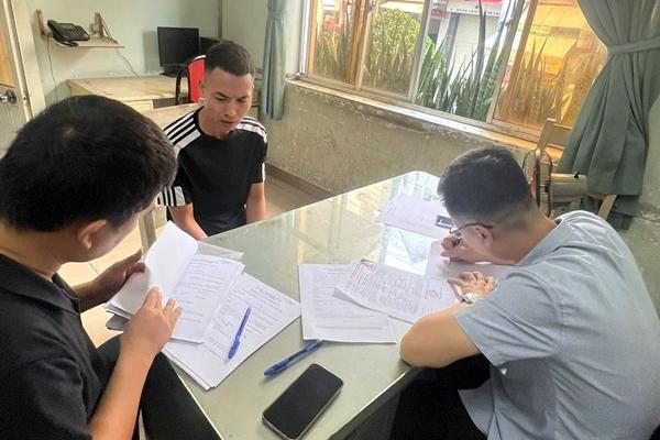 Bắt người đàn ông trốn truy nã 15 năm-2