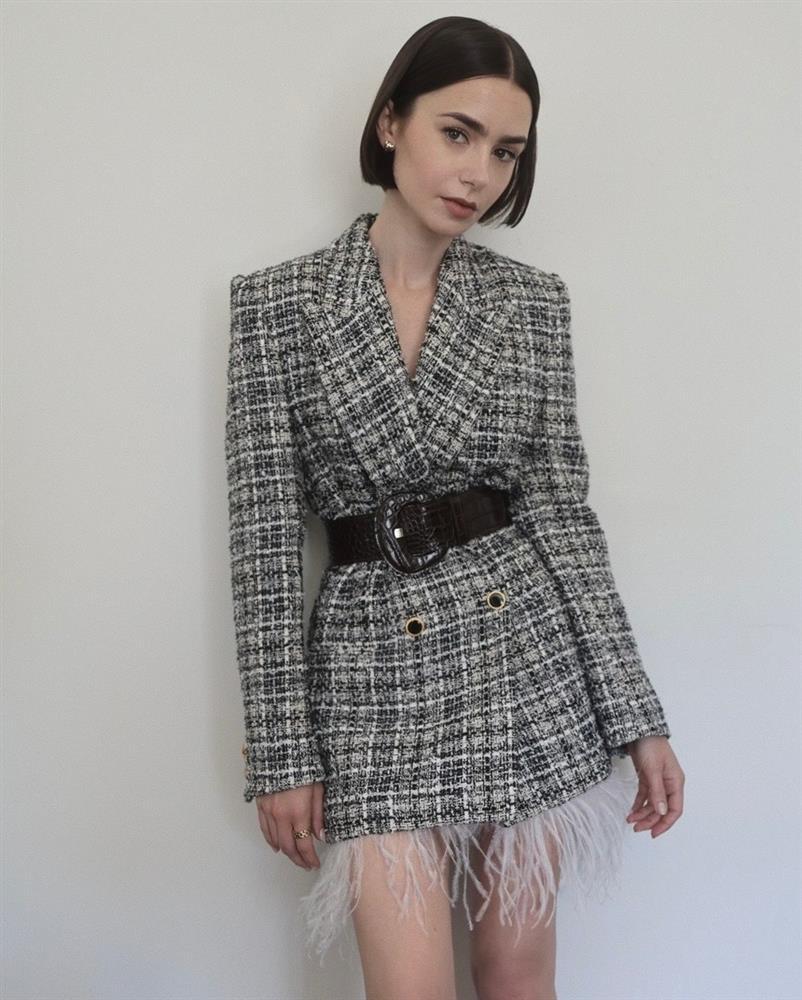 Lily Collins gợi ý những cách mặc áo blazer nổi bật cho tuổi U40-6