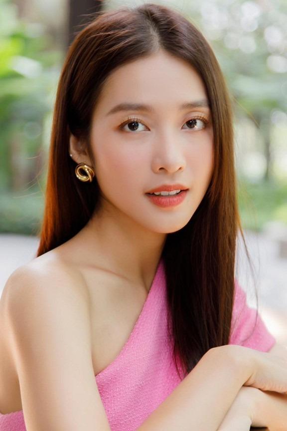 Diễn viên Khả Ngân đánh úp, công khai hình ảnh bên bạn trai mới?-10