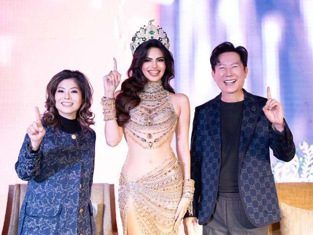 Ông Nawat vướng tranh chấp-1