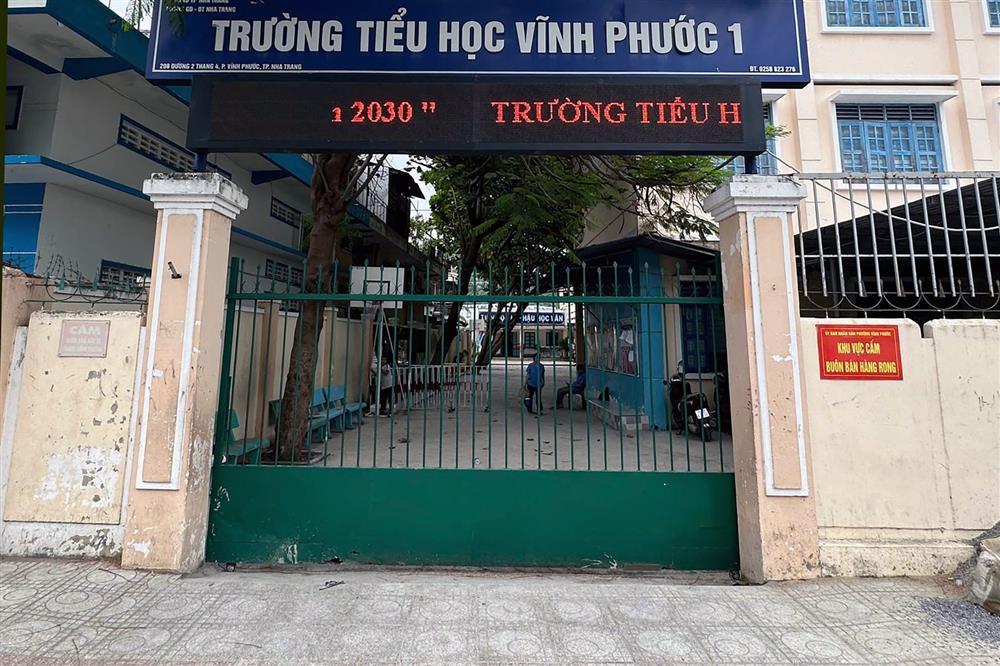 Nữ giáo viên ở Nha Trang bị 2 người đàn ông xông vào trường nhục mạ-1