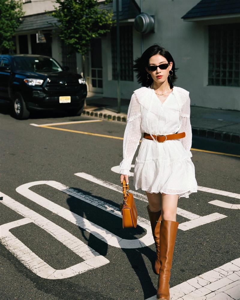 5 mẫu váy liền sang trọng và tôn dáng, phụ nữ trên 40 tuổi nên sắm diện Tết-5