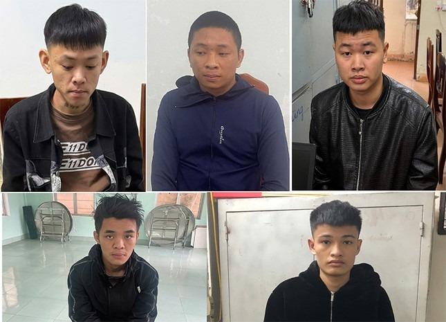 Bất ngờ với nhóm ‘trai làng’ điều hành đường dây lừa đảo hơn 100 tỉ đồng trên không gian mạng-1