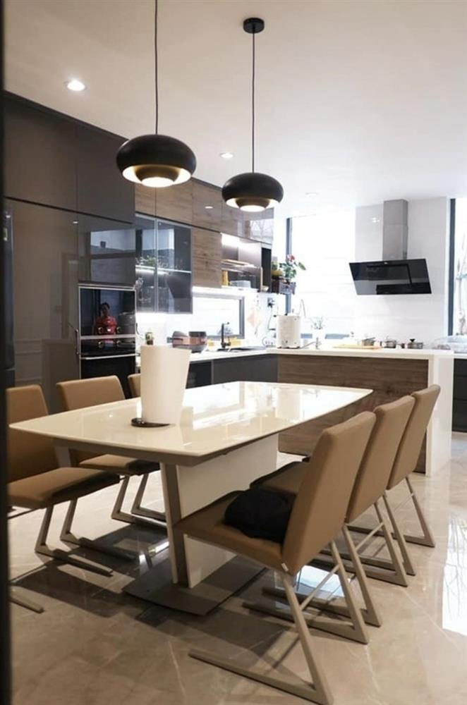 Cơ ngơi triệu đô của sao Việt: Bên trong căn nhà ca sĩ Bảo Anh mua tặng mẹ-6