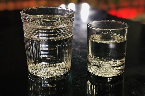 5 người nhập viện, 1 người tử vong sau bữa cơm trưa-1