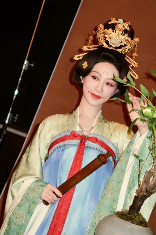 Dương Tử gây sốt khi thăng hạng nhan sắc ngoạn mục sau nhiều năm bị chê quê mùa-3