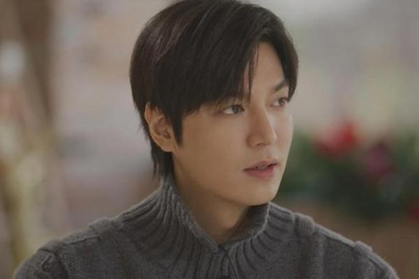Hot: Lee Min Ho đang hẹn hò, lộ cả thông tin bạn gái?-5