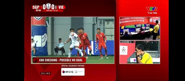 Phản ứng HLV Kim Sang Sik sau khi nhận thẻ vàng trận ĐT Việt Nam vs ĐT Singapore-1