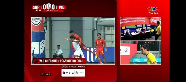 Phản ứng HLV Kim Sang Sik sau khi nhận thẻ vàng trận ĐT Việt Nam vs ĐT Singapore-2