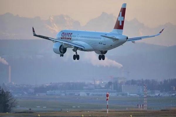 5 thảm họa máy bay va phải chim chấn động-2