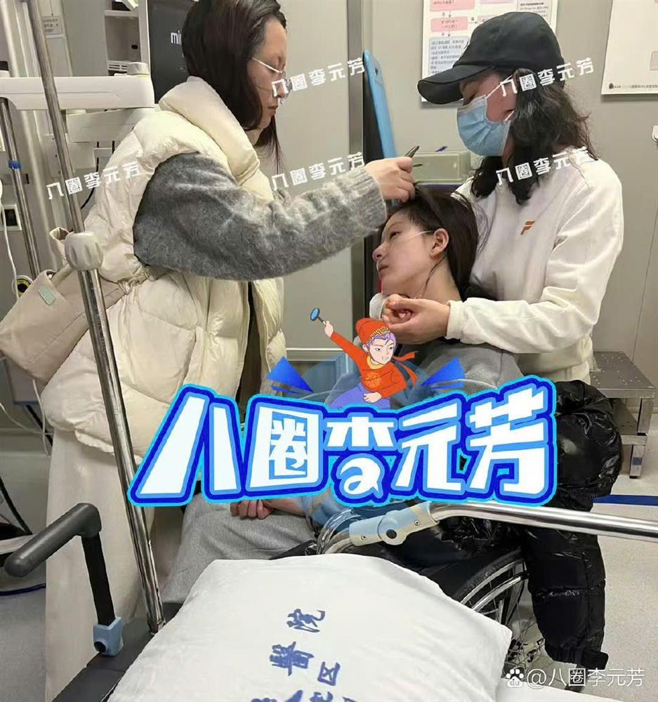 Clip sốc: Triệu Lộ Tư kiệt quệ không đi nổi, mặt trắng bệch thở oxy trong phòng cấp cứu-2