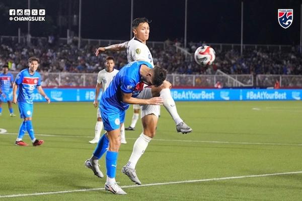 Truyền thông Thái Lan sốc nặng, đổ lỗi thua Philippines do mặt cỏ nhân tạo-2