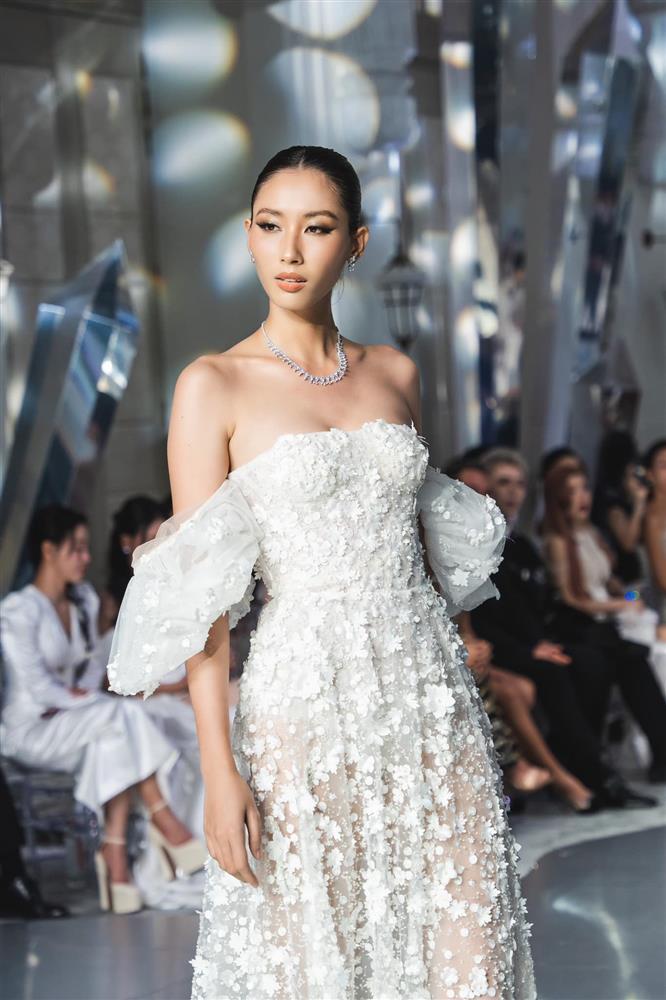 Sao nữ Vbiz lên xe hoa: Danh tính chồng gây tò mò, Minh Tú và dàn sao đổ bộ đến đám cưới-5