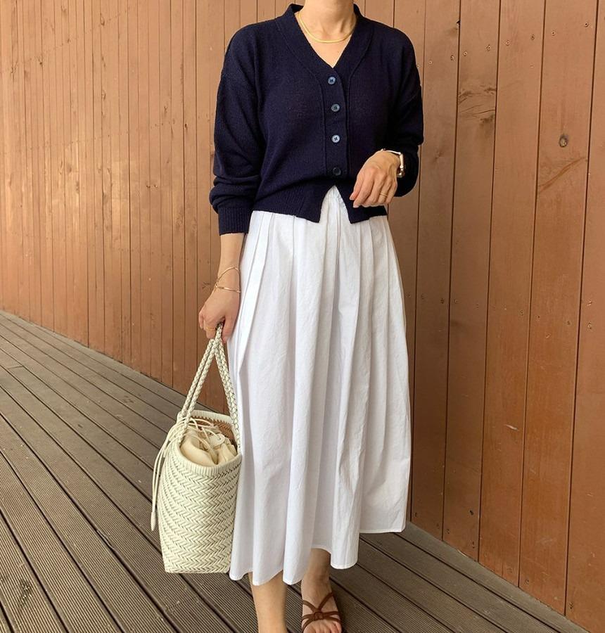 Người phụ nữ cao 1m53 có 10 cách mặc chân váy tôn dáng mà không cần đi giày cao gót-9