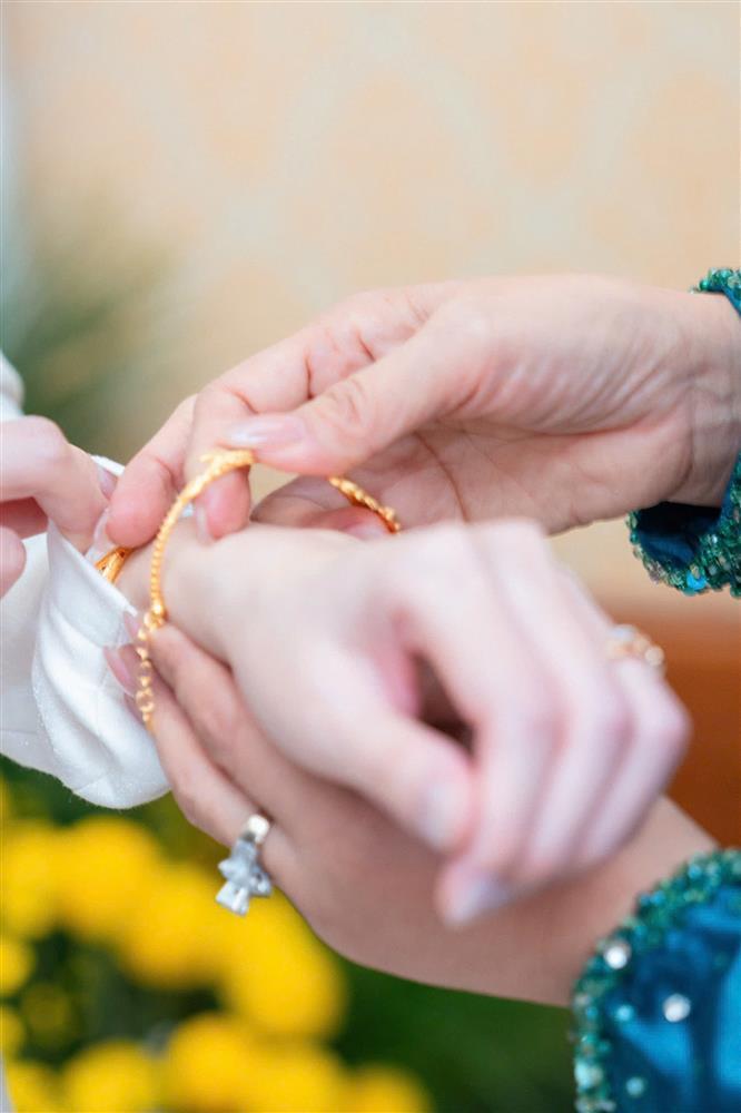 Mẹ chồng Mai Ngọc gây chú ý-3