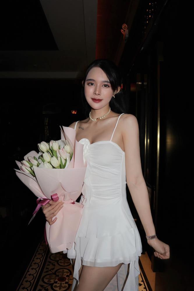 Bạn gái tin đồn gợi cảm của cầu thủ Văn Thanh-4