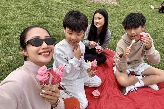 Tình trạng của Ốc Thanh Vân trước khi quyết định đưa 3 con trở về Việt Nam