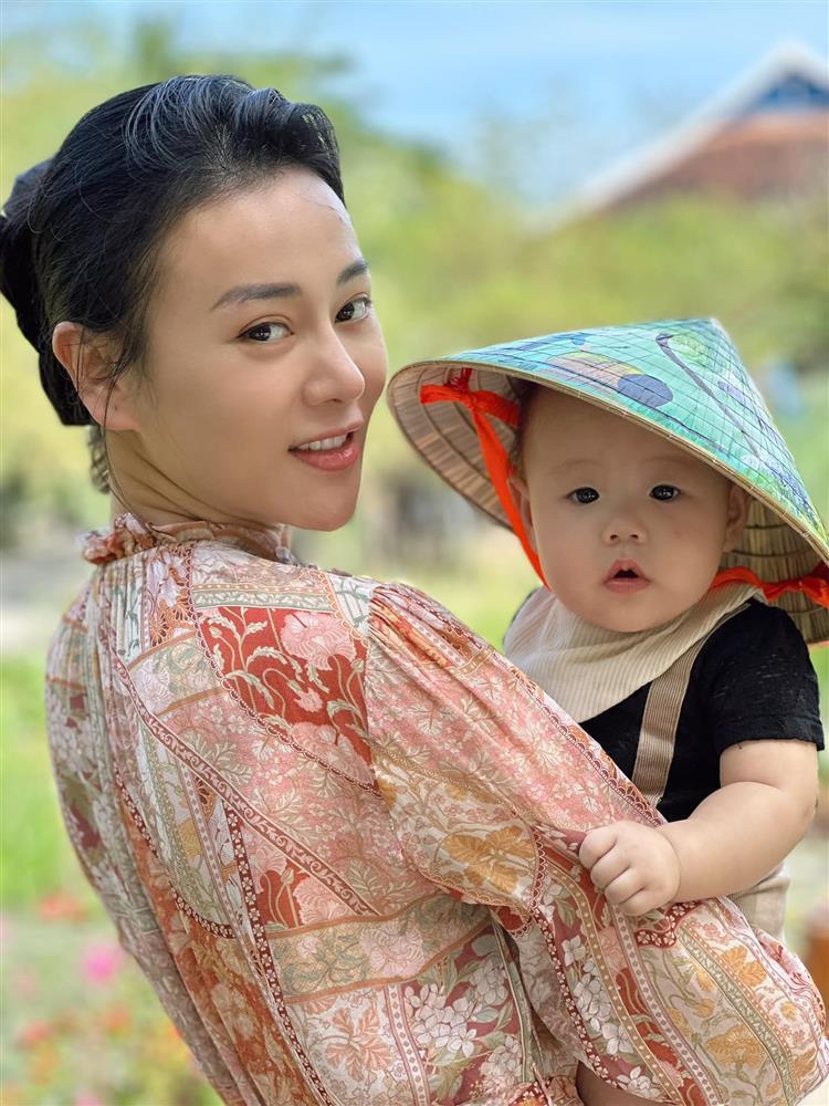 Khoảnh khắc đáng yêu đốn tim fan của con trai Phương Oanh-1