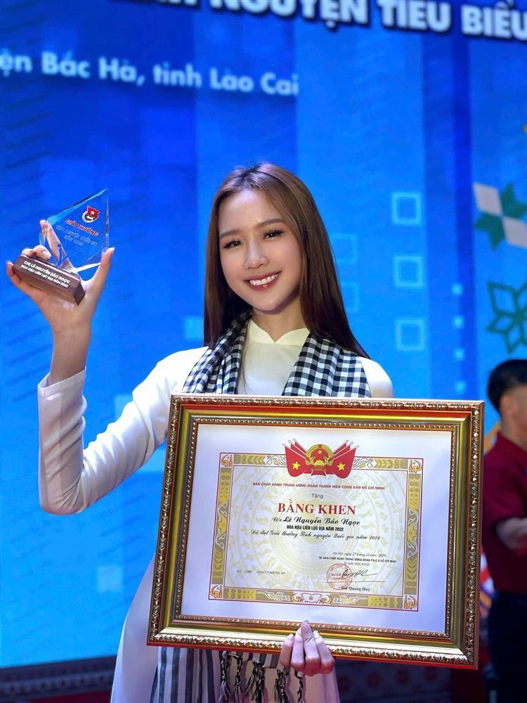 Dàn hoa hậu, á hậu trong khoảnh khắc đón năm mới-10