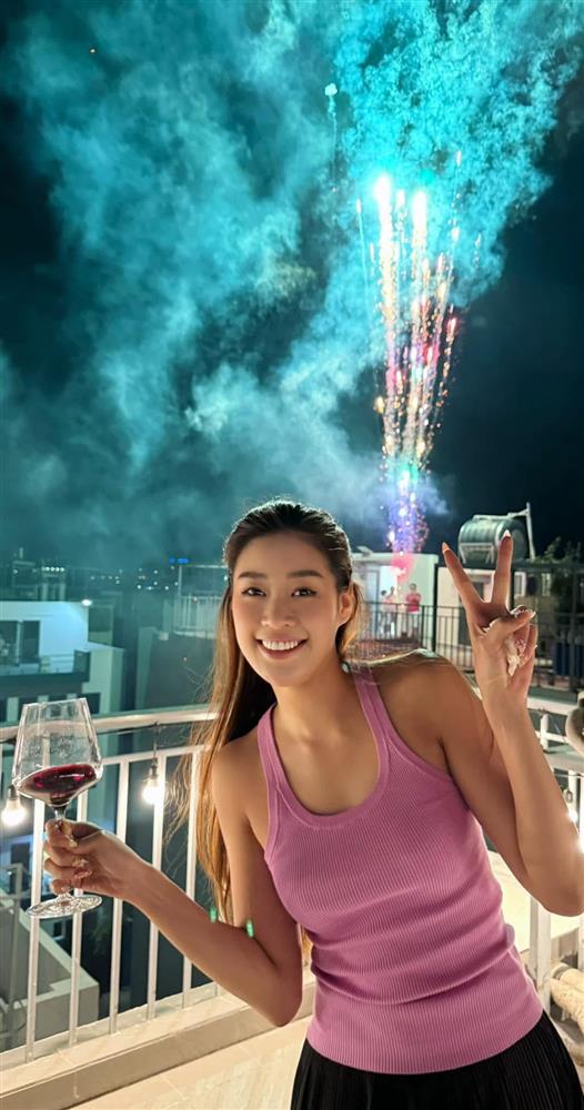 Dàn hoa hậu, á hậu trong khoảnh khắc đón năm mới-4