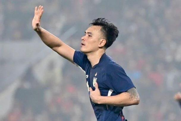 Nguyễn Xuân Son đáp trả cực mượt lời khiêu khích của hậu vệ Thái Lan-2