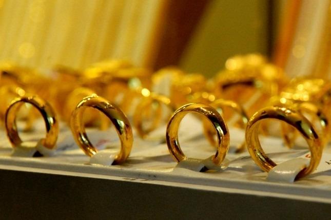 Giá vàng tiếp tục tăng-2