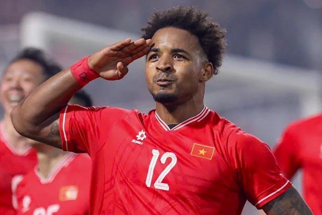 Bà mẹ nhảy múa mừng Xuân Son ghi bàn gây sốt mạng, hỏi con gái một câu ngỡ ngàng-4