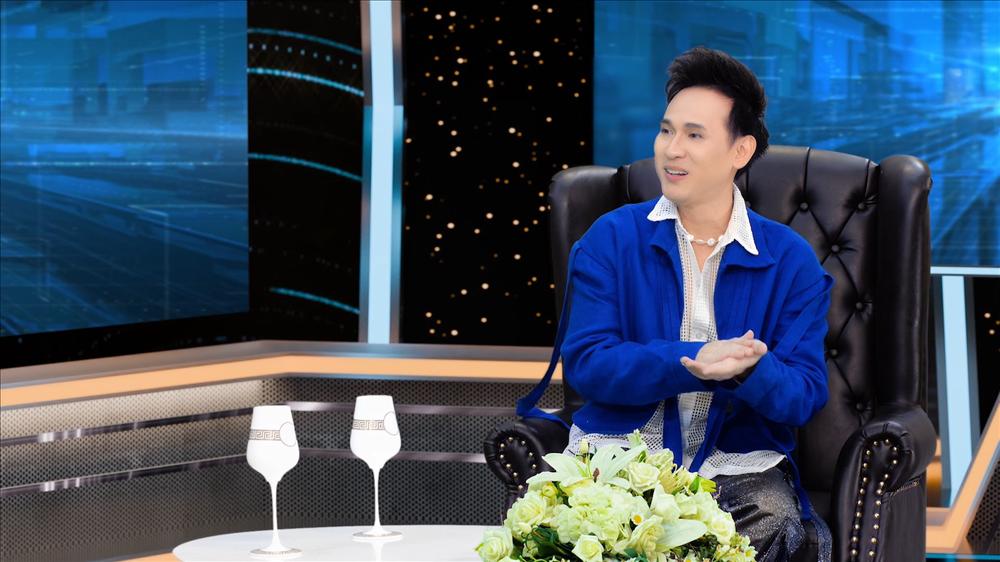 Nghệ sĩ Việt bị cấm diễn: Người mặc phản cảm, hành vi thiếu văn hóa, người phá hoại tài sản-1