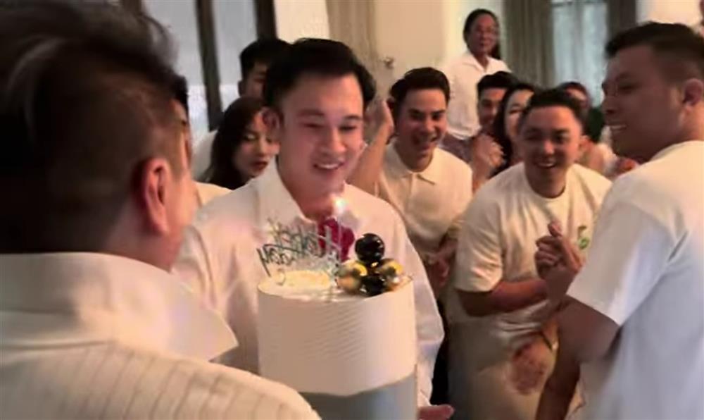 Đàm Vĩnh Hưng làm điều đặc biệt cho một người đàn ông sau khi về nước-2