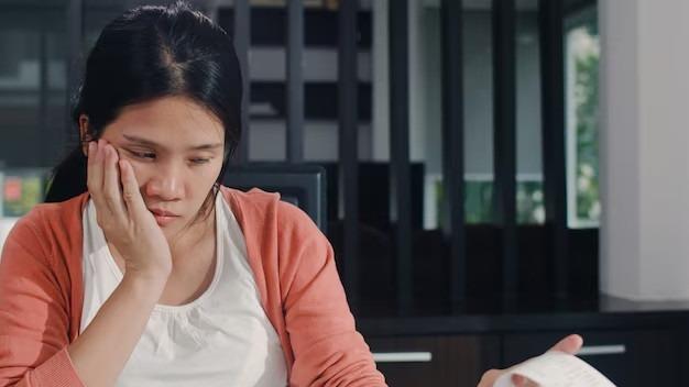 Mẹ chồng gọi điện khoe Tết đụng lợn, con dâu rối bời ruột gan chuyện tiền nong-1