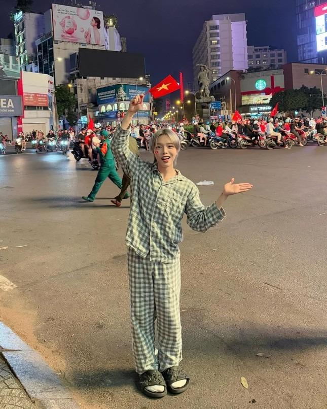 Tuyển Việt Nam vô địch, Mỹ Tâm hát ‘Niềm tin chiến thắng’-4