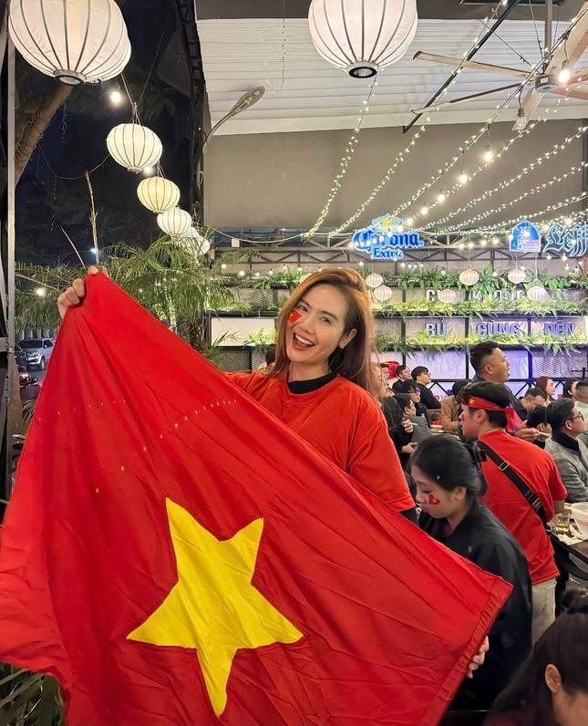 Tuyển Việt Nam vô địch, Mỹ Tâm hát ‘Niềm tin chiến thắng’-5