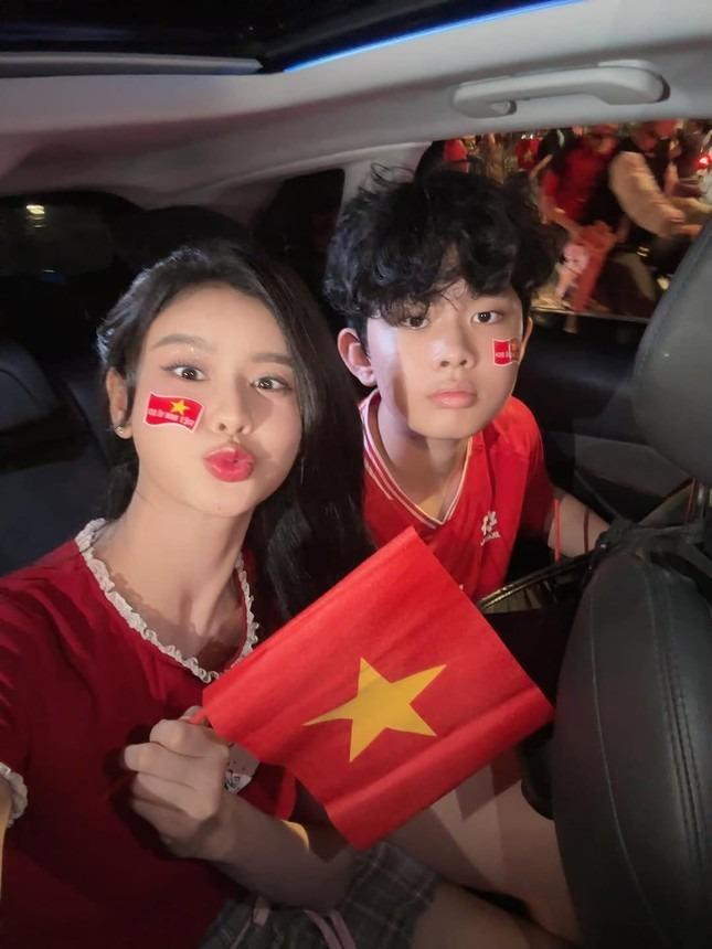 Tuyển Việt Nam vô địch, Mỹ Tâm hát ‘Niềm tin chiến thắng’-6