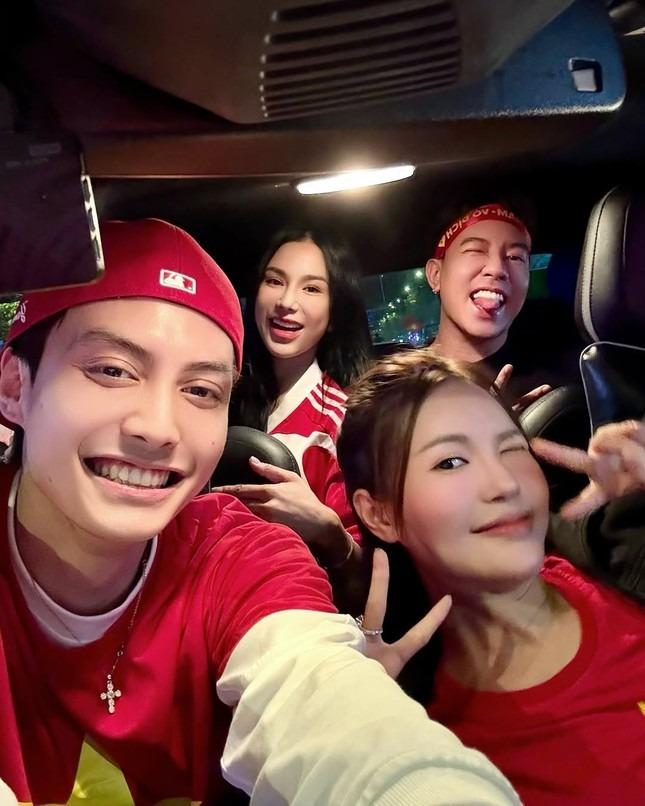 Tuyển Việt Nam vô địch, Mỹ Tâm hát ‘Niềm tin chiến thắng’-8