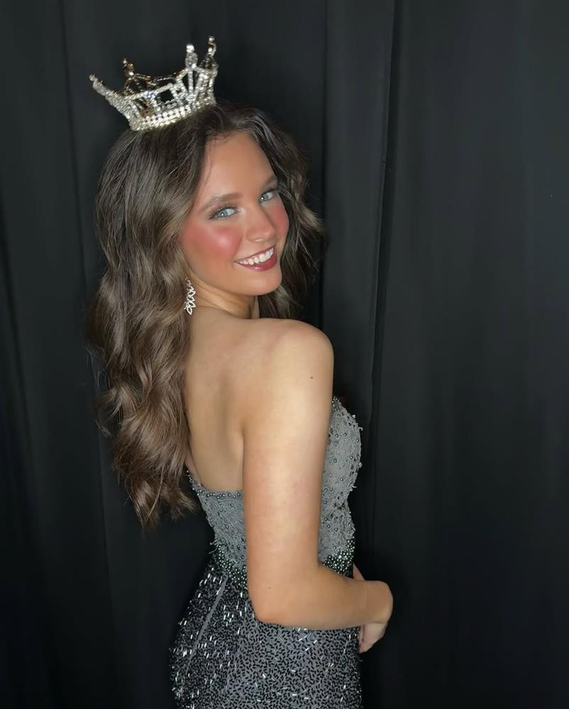 Tân Hoa hậu Tuổi teen Mỹ bị chê già-5