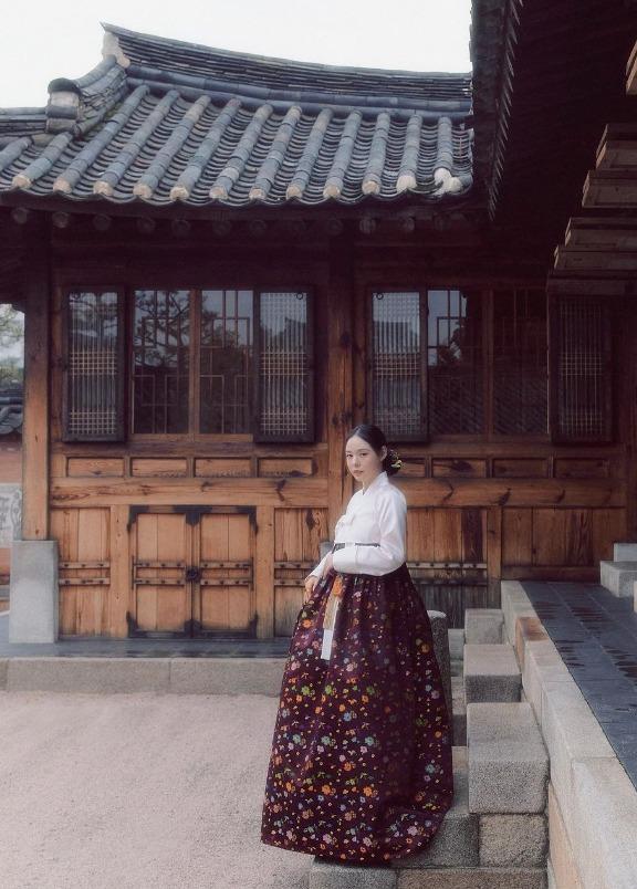 Bà xã Taeyang tung loạt ảnh Hanbok, fan chỉ dán mắt vào 1 chi tiết được gọi là đẹp nhất Hàn Quốc-1