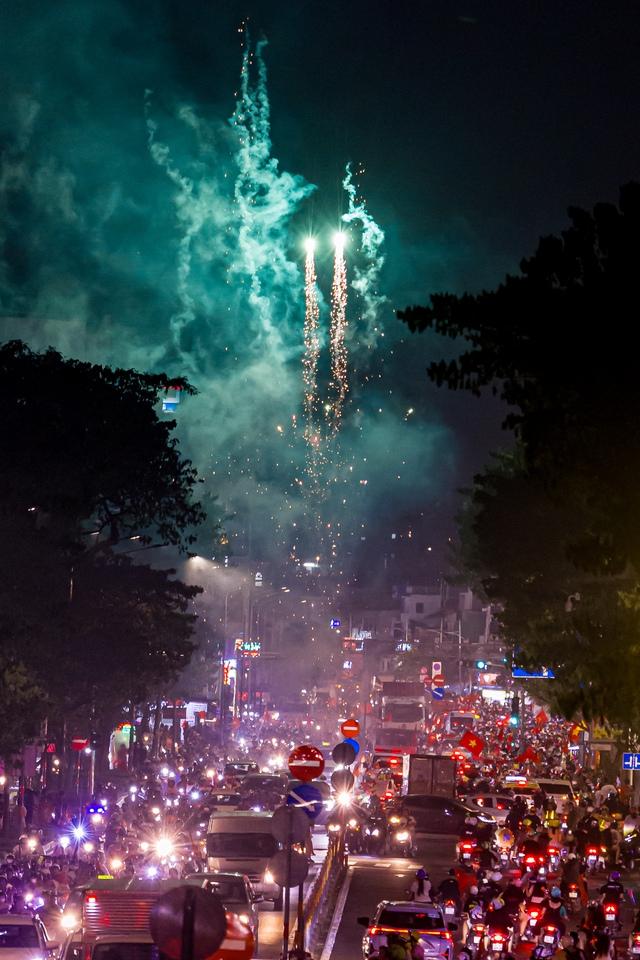 Sao nam Vbiz bị phát hiện bỏ người yêu ở nhà nhưng lại chở Thùy Tiên đi bão, thì ra đây là lý do!-5