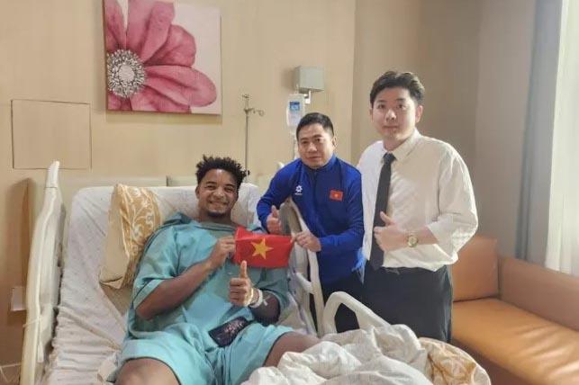 Bỏ lỡ lễ mừng công để về CLB, Doãn Ngọc Tân bị trêu: Tết này ấm rồi-1