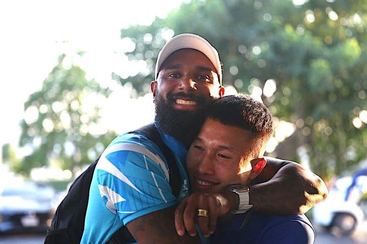 Trên sân ở Thái Lan, câu nói của cầu thủ Doãn Ngọc Tân khiến vợ rơi nước mắt-3