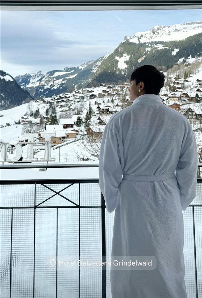 Hoa hậu Vbiz công khai người yêu kém tuổi ở sự kiện, 1 chi tiết khiến netizen kêu cưới gấp-2