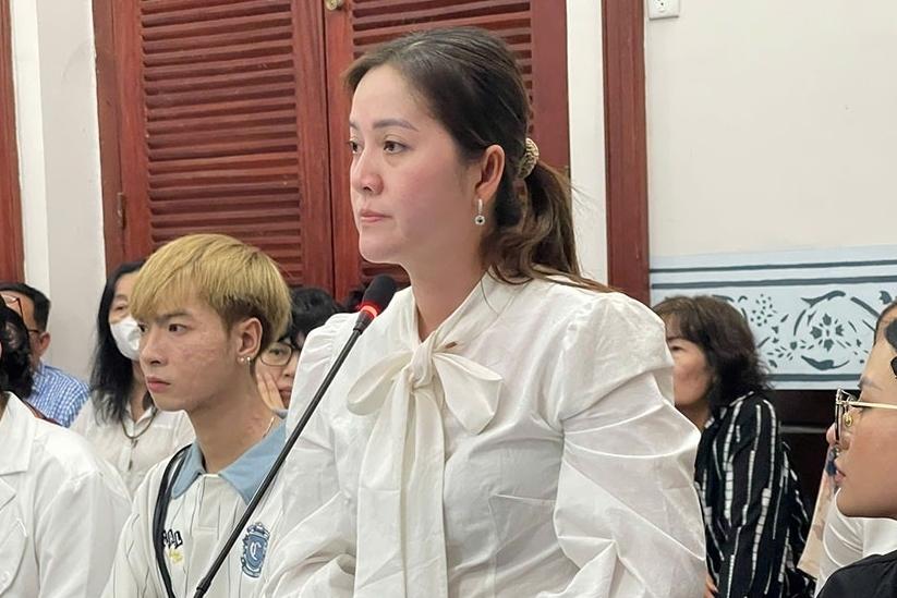 Hồng Loan truyền nước biển sau phiên tòa tuyên hưởng 85% tài sản của NSƯT Vũ Linh-3