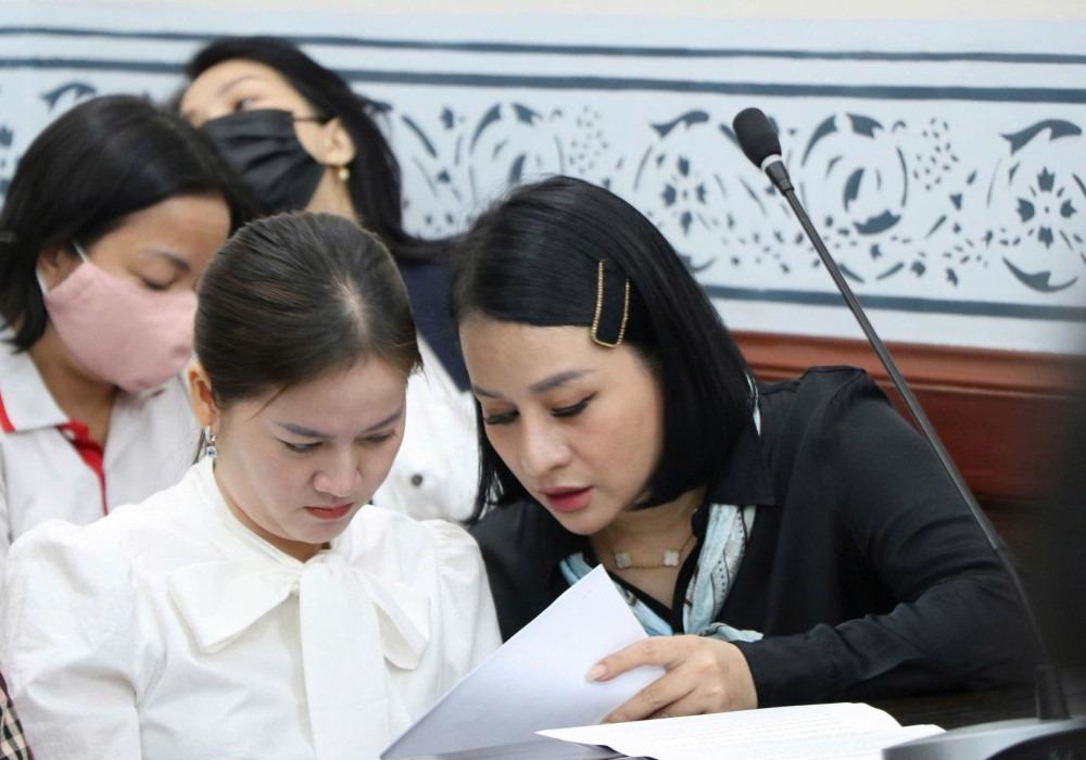 Hồng Loan truyền nước biển sau phiên tòa tuyên hưởng 85% tài sản của NSƯT Vũ Linh-2