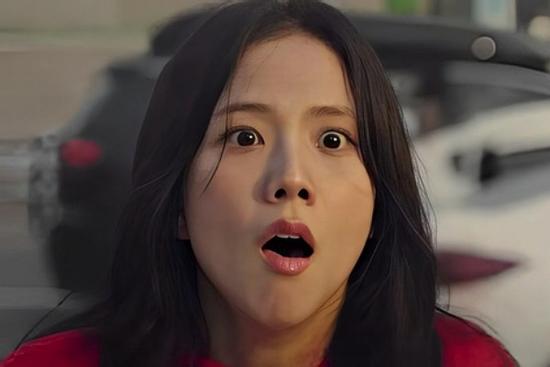 Jisoo (BlackPink) bị chê tơi tả