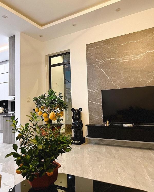 Cầu thủ được nhận xét nóng tính nhất tuyển Việt Nam: Gây chú ý với căn hộ cao cấp 11 tỷ đồng ở Hà Nội và cơ ngơi khang trang tại quê nhà-8