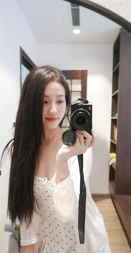 Vẻ xinh đẹp nữ tính của Thiếu úy quân y trong Không Thời Gian-6