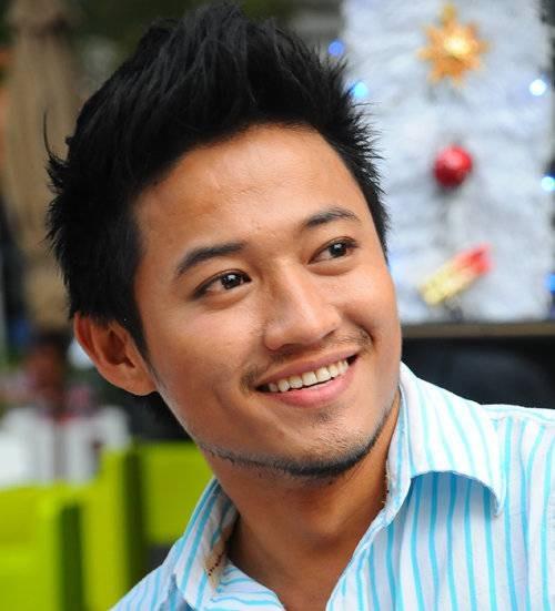 Một năm sống kín tiếng của Quý Bình và vợ hơn 7 tuổi-2