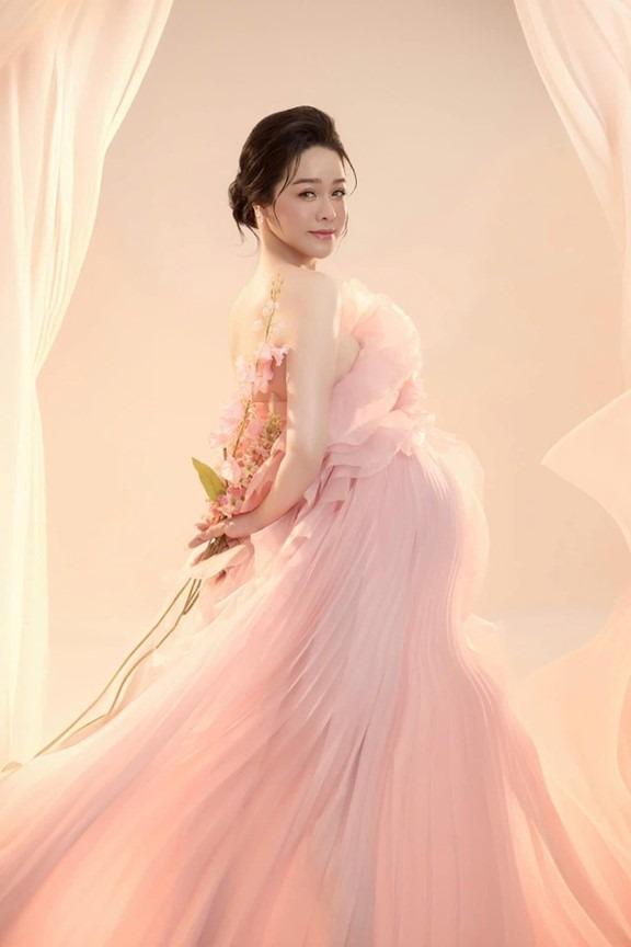 Ca sĩ Nhật Kim Anh lên tiếng trước thông tin sai lệch về tài sản dành cho 2 nhóc tỳ-1