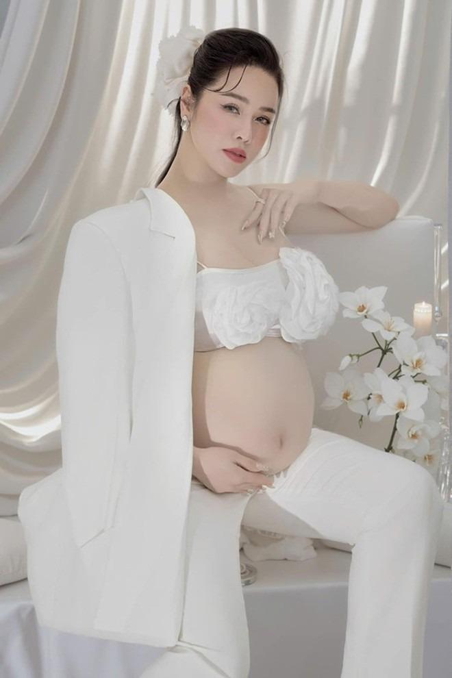 Ca sĩ Nhật Kim Anh lên tiếng trước thông tin sai lệch về tài sản dành cho 2 nhóc tỳ-5