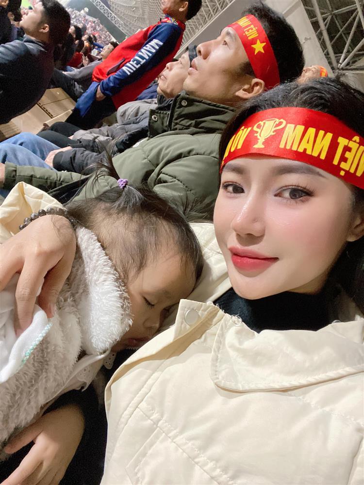 3 nàng Wags nóng bỏng nhất làng bóng đá Việt-6