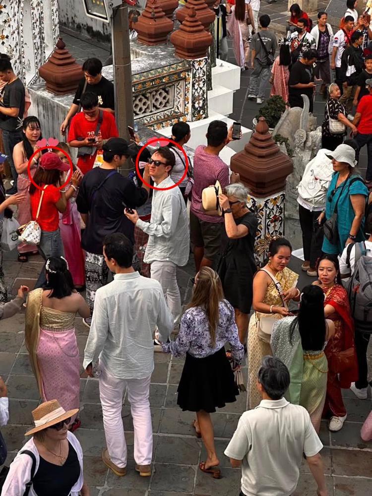 3,5 triệu người phát sốt vì Lisa (BLACKPINK) tự đăng ảnh hẹn hò bạn trai CEO-6